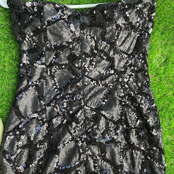 Black squin dress - Picture 5 of 6